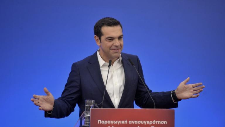 Το «ατύχημα» Τσίπρα κατά την ομιλία του στη Λάρισα – Γελούσαν οι υπουργοί (βίντεο)